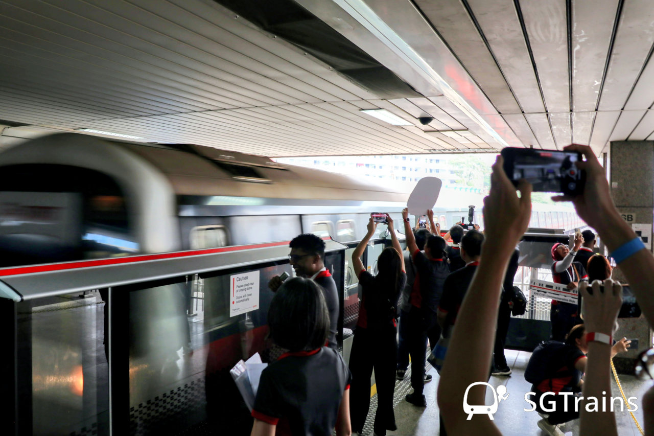 A commemorative last train ride for the 1st-gen C151 trains was held by SMRT on Sep 28, 2025